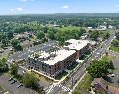 144 N.main St - Photo Thumbnail 5