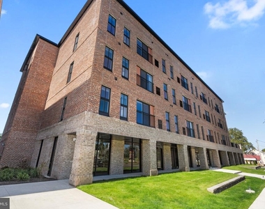 144 N.main St - Photo Thumbnail 1