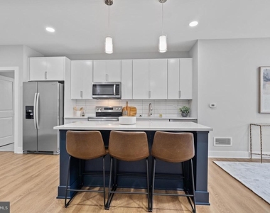 144 N.main St - Photo Thumbnail 19
