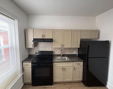 1372 Perkiomen Avenue - Photo Thumbnail 2