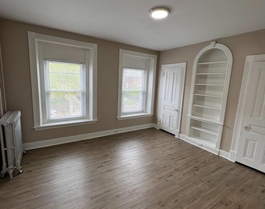 1372 Perkiomen Avenue - Photo Thumbnail 9