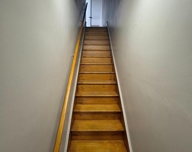 1372 Perkiomen Avenue - Photo Thumbnail 4