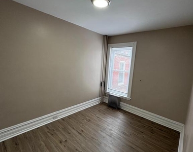 1372 Perkiomen Avenue - Photo Thumbnail 8