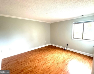 4901 Ravens Crest Drive - Photo Thumbnail 7