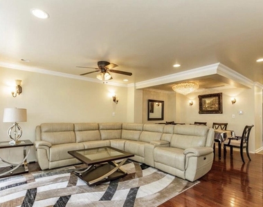 240 William Livingston Court - Photo Thumbnail 8
