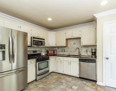 240 William Livingston Court - Photo Thumbnail 14
