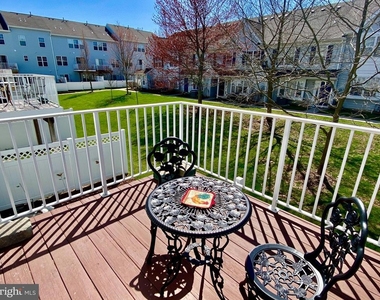 240 William Livingston Court - Photo Thumbnail 32