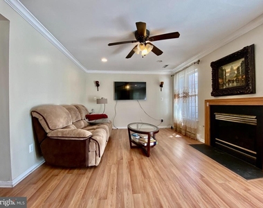 240 William Livingston Court - Photo Thumbnail 17