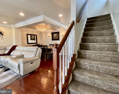 240 William Livingston Court - Photo Thumbnail 12