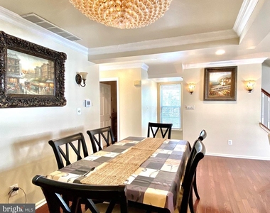 240 William Livingston Court - Photo Thumbnail 9