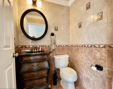 240 William Livingston Court - Photo Thumbnail 26