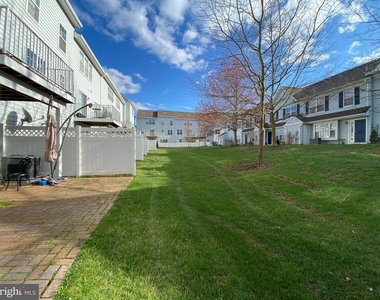 240 William Livingston Court - Photo Thumbnail 35