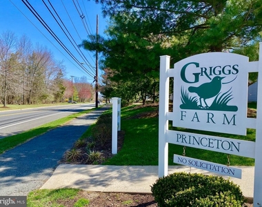 240 William Livingston Court - Photo Thumbnail 1