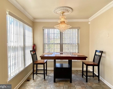 240 William Livingston Court - Photo Thumbnail 15