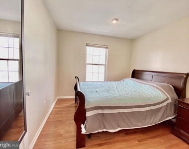 240 William Livingston Court - Photo Thumbnail 22