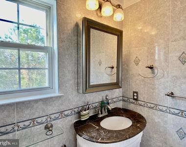 240 William Livingston Court - Photo Thumbnail 21