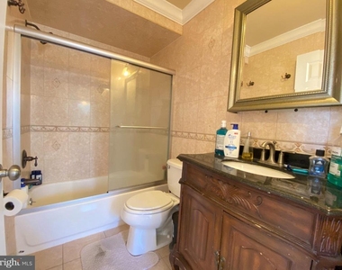 240 William Livingston Court - Photo Thumbnail 25