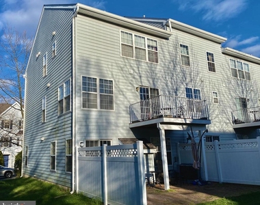 240 William Livingston Court - Photo Thumbnail 34