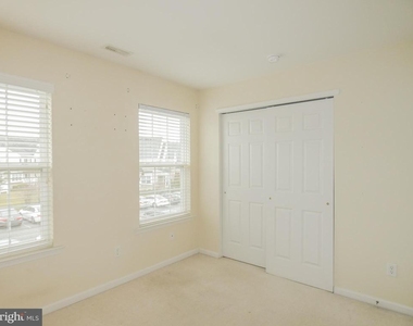 2105 Lexington Mews - Photo Thumbnail 30
