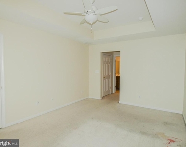 2105 Lexington Mews - Photo Thumbnail 45