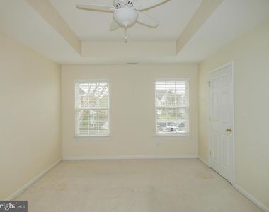 2105 Lexington Mews - Photo Thumbnail 42