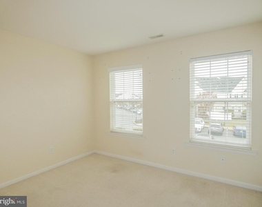 2105 Lexington Mews - Photo Thumbnail 29