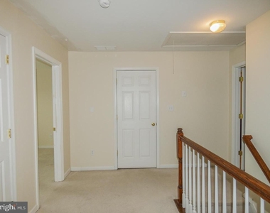 2105 Lexington Mews - Photo Thumbnail 25
