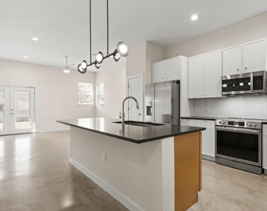4801 Sara Dr - Photo Thumbnail 3