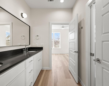 4801 Sara Dr - Photo Thumbnail 14