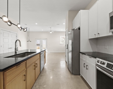 4801 Sara Dr - Photo Thumbnail 4