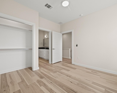 4801 Sara Dr - Photo Thumbnail 17