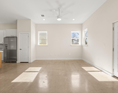 4801 Sara Dr - Photo Thumbnail 23