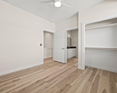 4801 Sara Dr - Photo Thumbnail 13