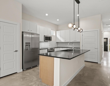 4801 Sara Dr - Photo Thumbnail 5