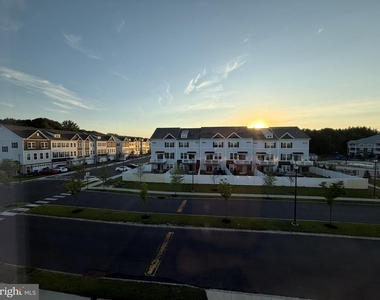 1 Autumn Park Boulevard - Photo Thumbnail 40