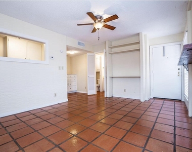 110 E 37th St - Photo Thumbnail 2