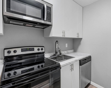 2910 Medical Arts St - Photo Thumbnail 12
