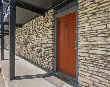 2910 Medical Arts St - Photo Thumbnail 17