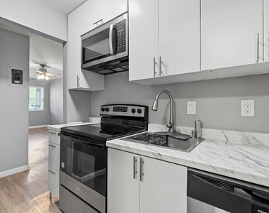 2910 Medical Arts St - Photo Thumbnail 15