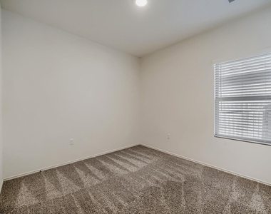 7001 Tonka Ln - Photo Thumbnail 21