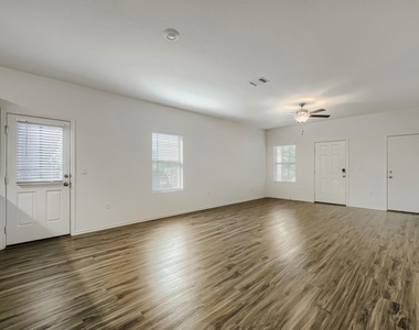 7001 Tonka Ln - Photo Thumbnail 7