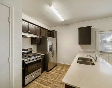 7001 Tonka Ln - Photo Thumbnail 9