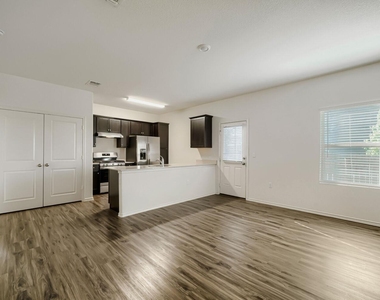 7001 Tonka Ln - Photo Thumbnail 8