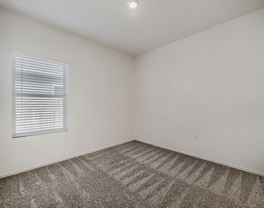 7001 Tonka Ln - Photo Thumbnail 20