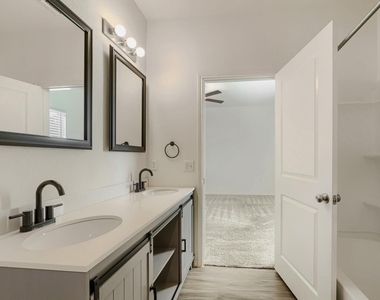 7001 Tonka Ln - Photo Thumbnail 18