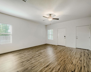 7001 Tonka Ln - Photo Thumbnail 5