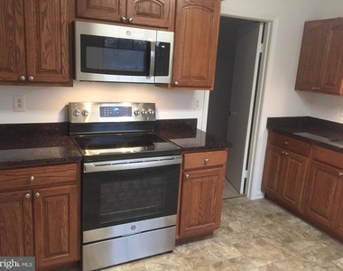 14827 Belle Ami Drive - Photo Thumbnail 3
