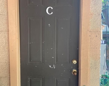 3205 Grooms St - Photo Thumbnail 3