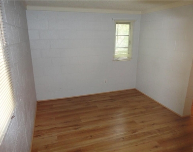3205 Grooms St - Photo Thumbnail 9