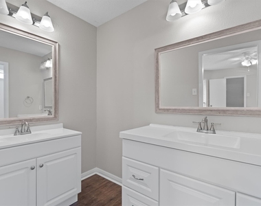 13357 Water Oak Ln - Photo Thumbnail 10